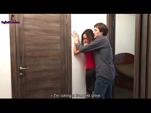 ❤️ Sekserja seksi ngre në mënyrë sensuale pidhin dhe qiset ndërsa shet apartamentin e saj - Krempai ☑ Video seksi në sq.tuberxxx.ru ﹏